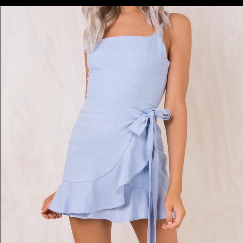 Princess Polly Light Blue Linen Wrap mini Dress 
Size 2